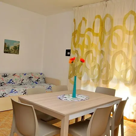 Near The For 7 Guests - Beahost Vila