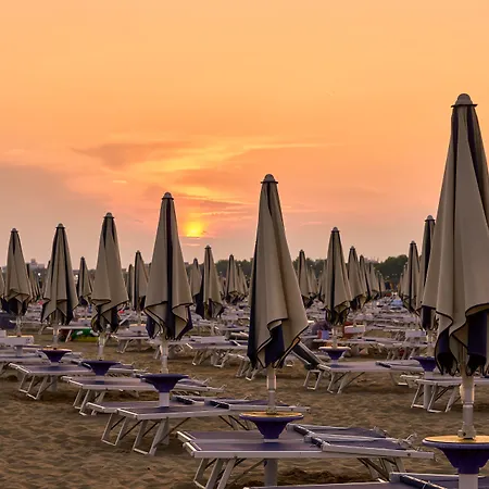 Near The For 7 Guests - Beahost Vila Bibione